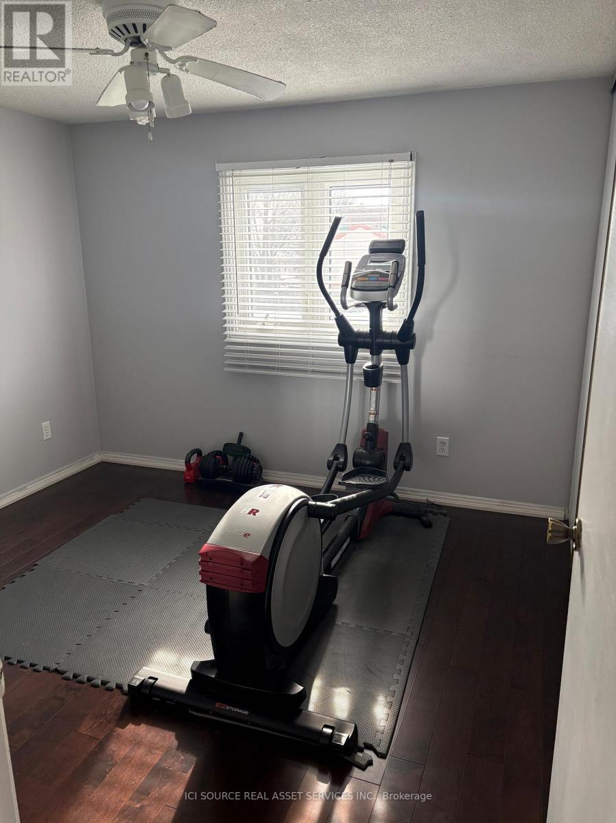 Upper - 30 Thatcher Court, Brampton, Ontario  L6Z 1C8 - Photo 13 - W12812074