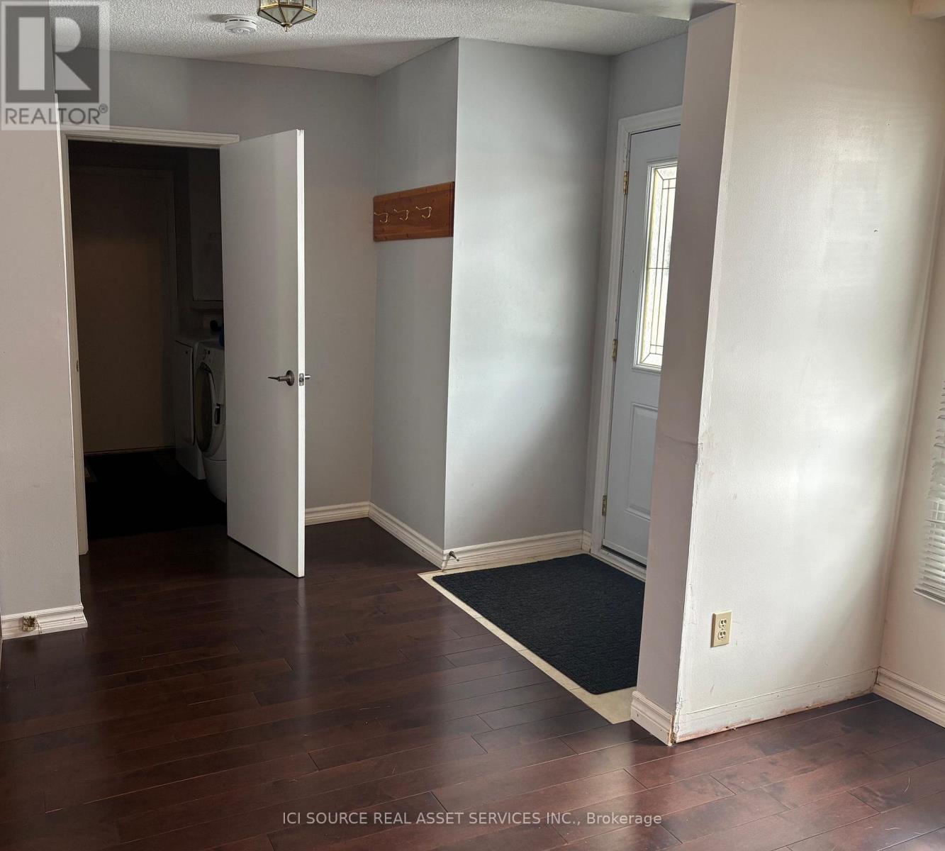 Upper - 30 Thatcher Court, Brampton, Ontario  L6Z 1C8 - Photo 8 - W12812074