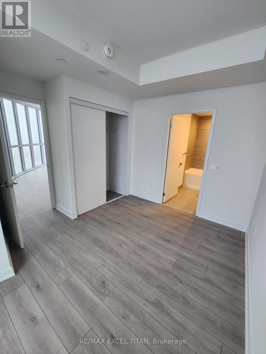 1803 - 1 Fairview Road E, Mississauga, Ontario  L5A 4C6 - Photo 20 - W12812086