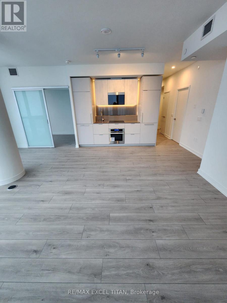 1803 - 1 Fairview Road E, Mississauga, Ontario  L5A 4C6 - Photo 6 - W12812086