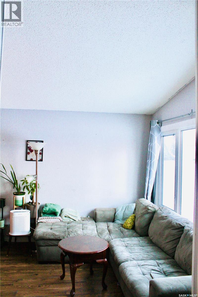 1427 2nd Street E, Prince Albert, Saskatchewan  S6V 0H6 - Photo 8 - SK028994