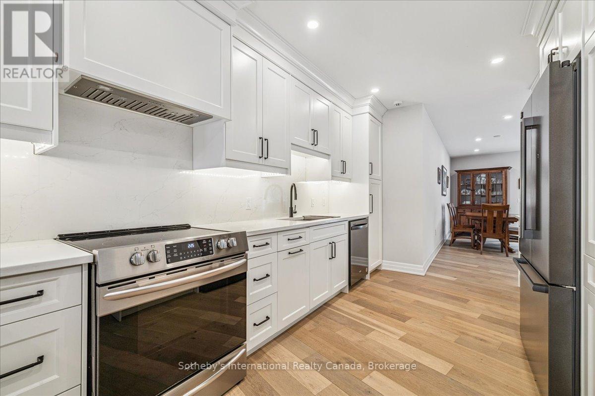 10 Southwind Terrace, Oakville, Ontario  L6L 6K5 - Photo 12 - W12812190