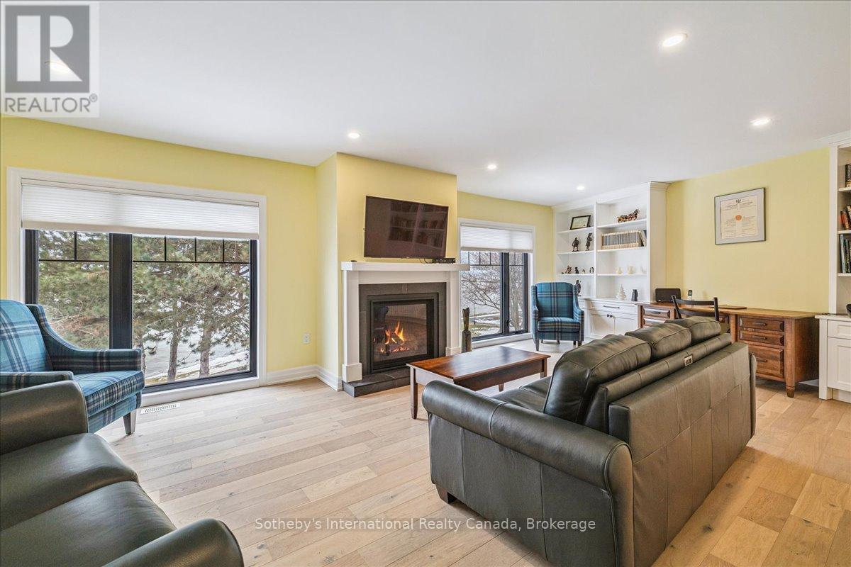 10 Southwind Terrace, Oakville, Ontario  L6L 6K5 - Photo 15 - W12812190