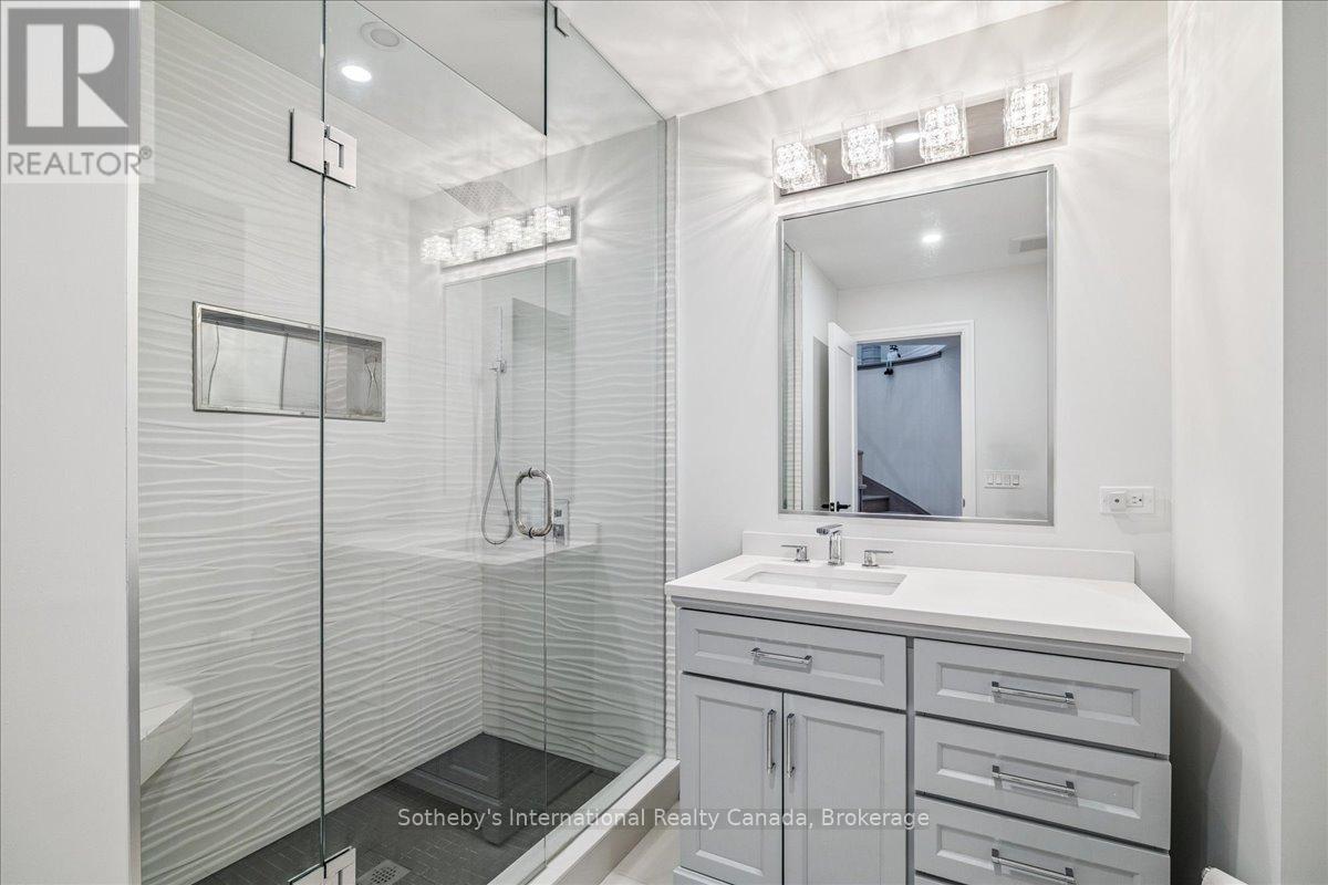 10 Southwind Terrace, Oakville, Ontario  L6L 6K5 - Photo 18 - W12812190