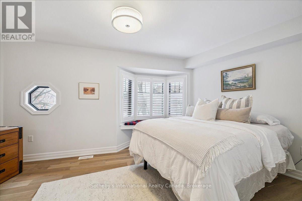 10 Southwind Terrace, Oakville, Ontario  L6L 6K5 - Photo 19 - W12812190