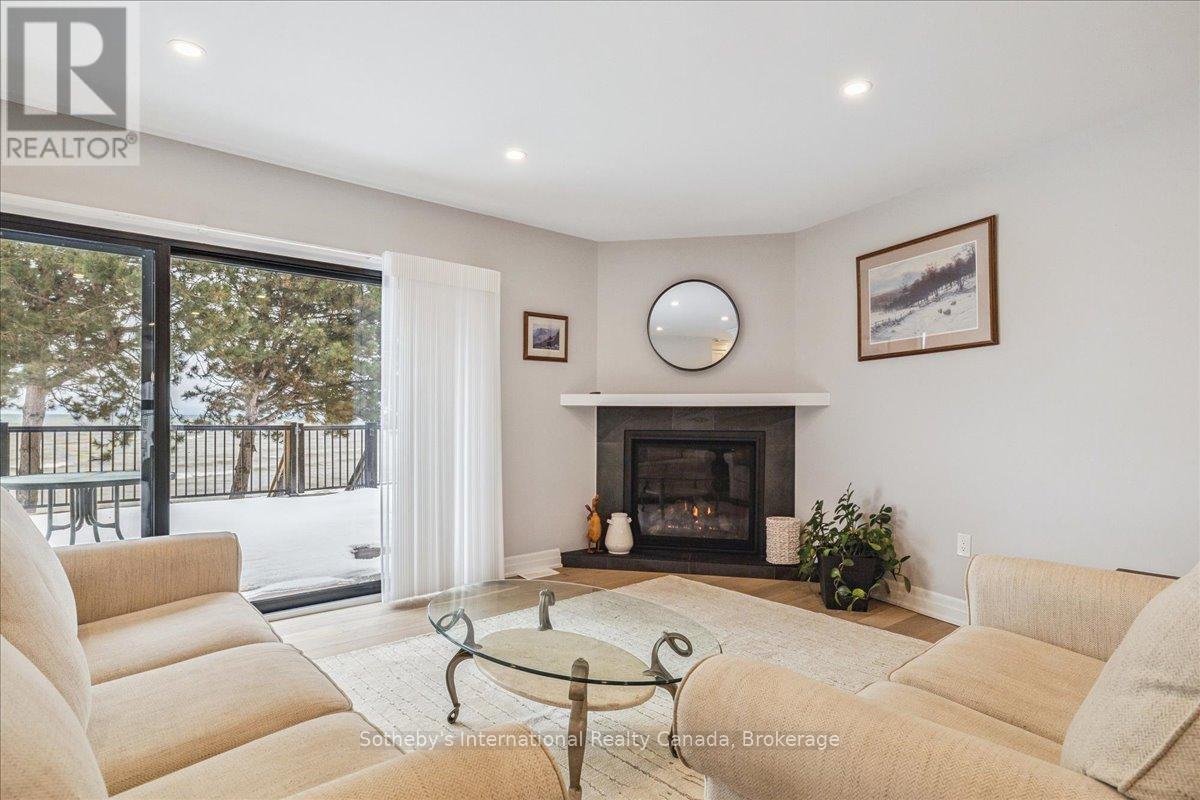 10 Southwind Terrace, Oakville, Ontario  L6L 6K5 - Photo 7 - W12812190