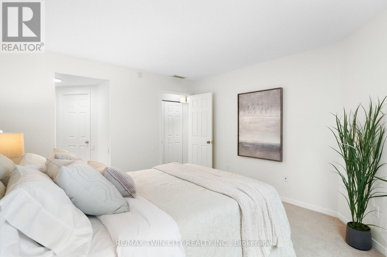 107 - 10 Ellen Street E, Kitchener, Ontario  N2H 6R8 - Photo 30 - X12811984