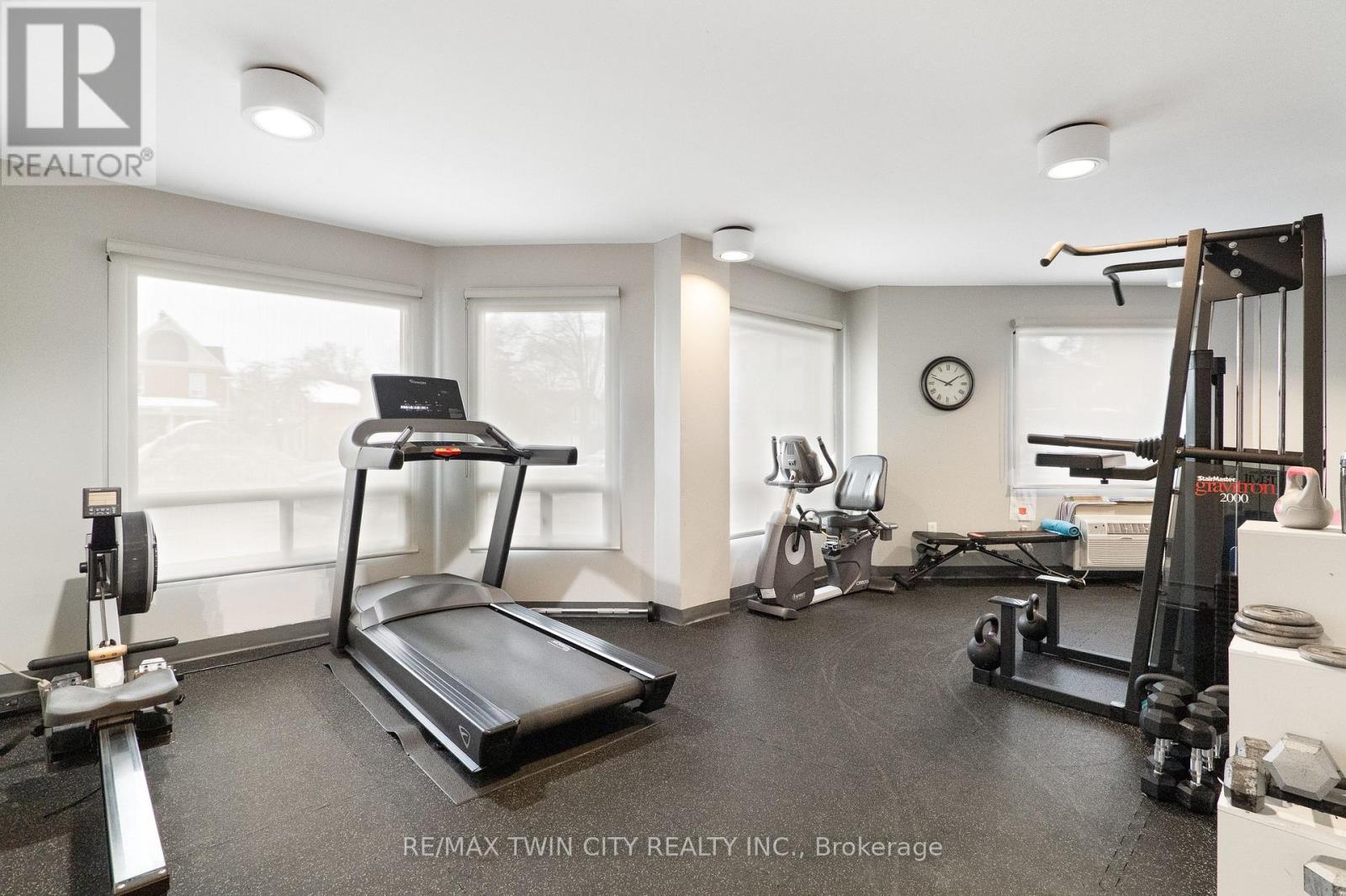 107 - 10 Ellen Street E, Kitchener, Ontario  N2H 6R8 - Photo 7 - X12811984