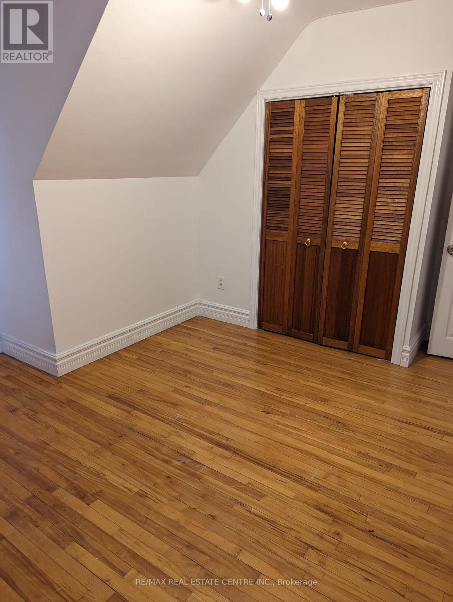 Main And Upper - 298 Wallace Avenue S, Welland, Ontario  L3B 1R9 - Photo 12 - X12812028