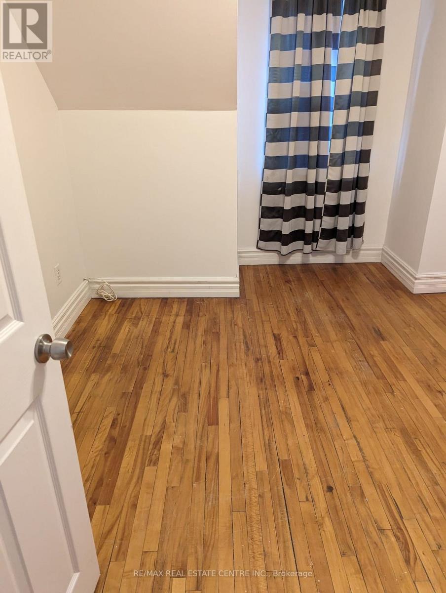 Main And Upper - 298 Wallace Avenue S, Welland, Ontario  L3B 1R9 - Photo 13 - X12812028