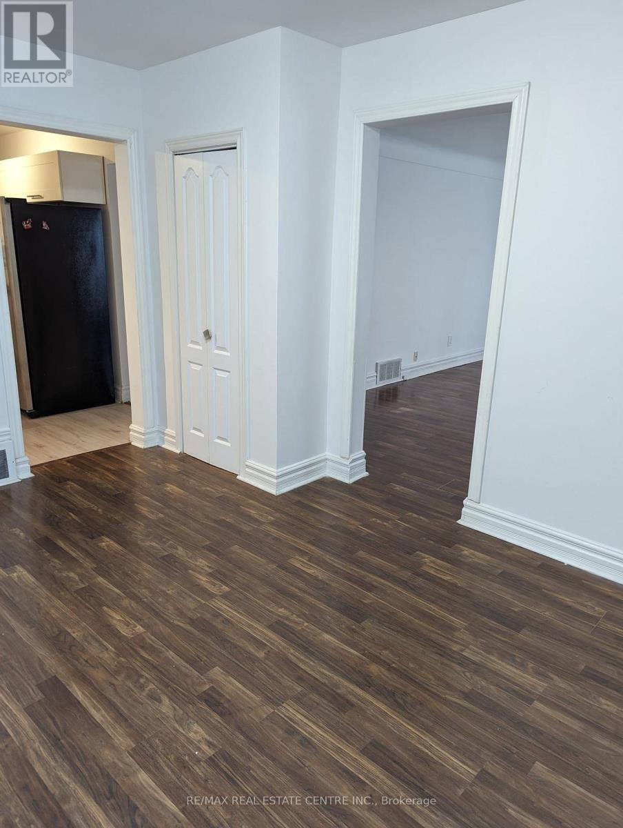 Main And Upper - 298 Wallace Avenue S, Welland, Ontario  L3B 1R9 - Photo 22 - X12812028