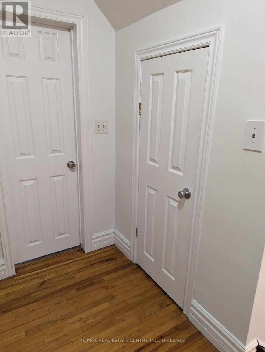 Main And Upper - 298 Wallace Avenue S, Welland, Ontario  L3B 1R9 - Photo 7 - X12812028