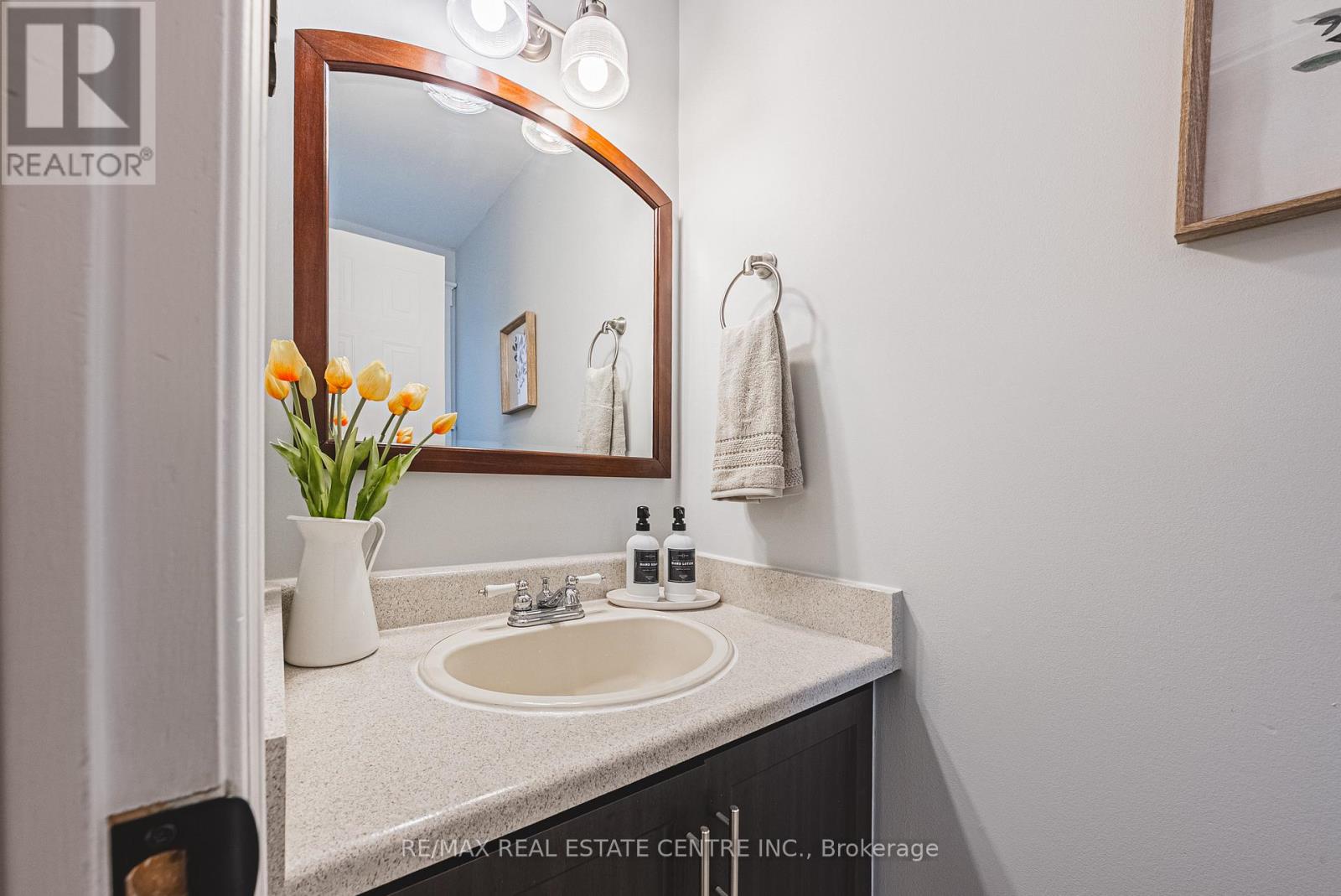 35 Cowan Boulevard, Cambridge, Ontario  N1T 1E6 - Photo 15 - X12812104