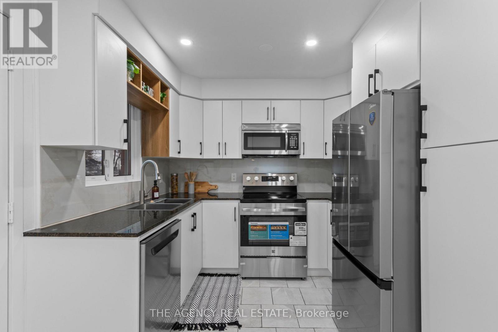 Photo 8 of 26 for 22 - 700 Exeter Road