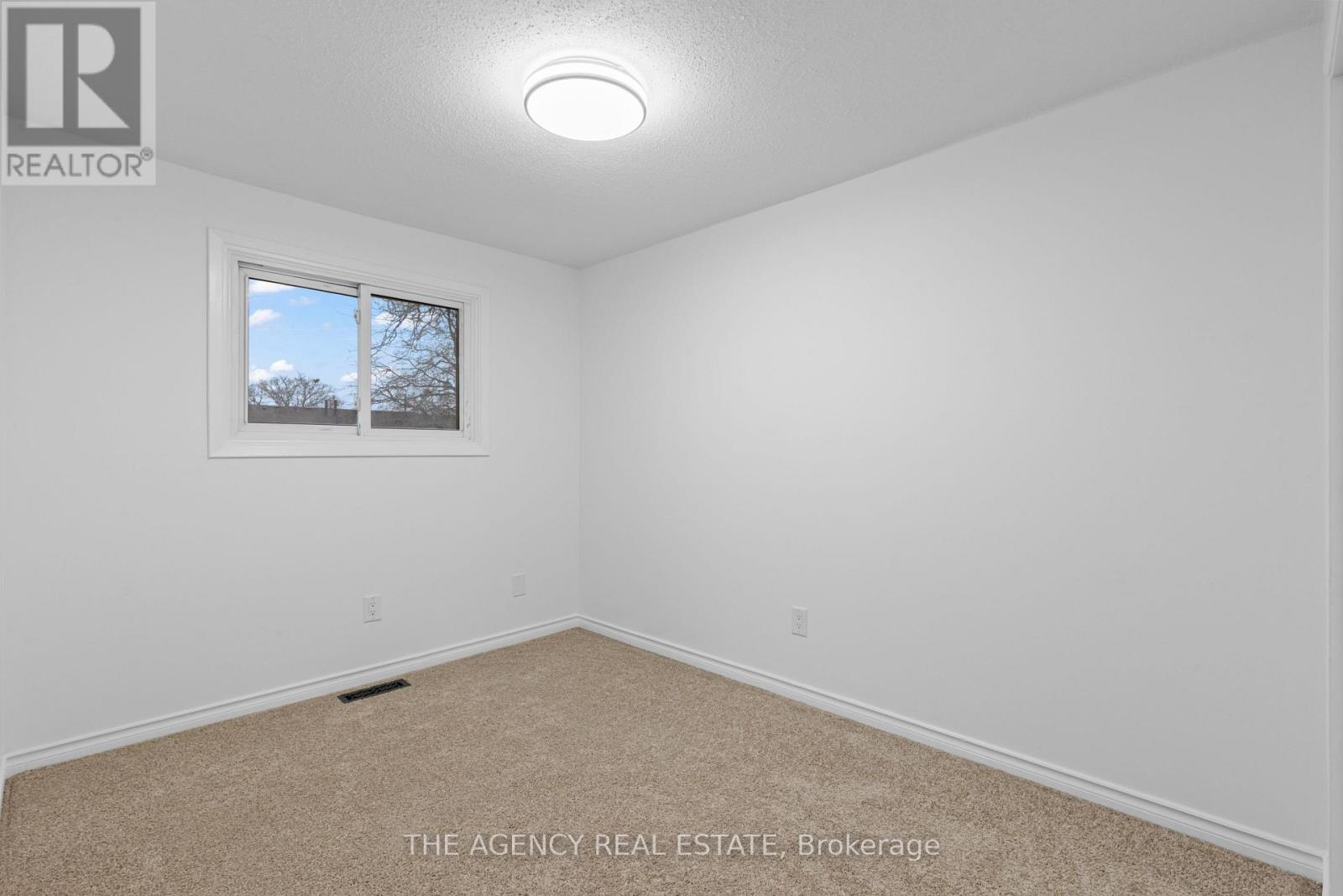 22 - 700 Exeter Road, London South, Ontario  N6E 1L2 - Photo 20 - X12811642