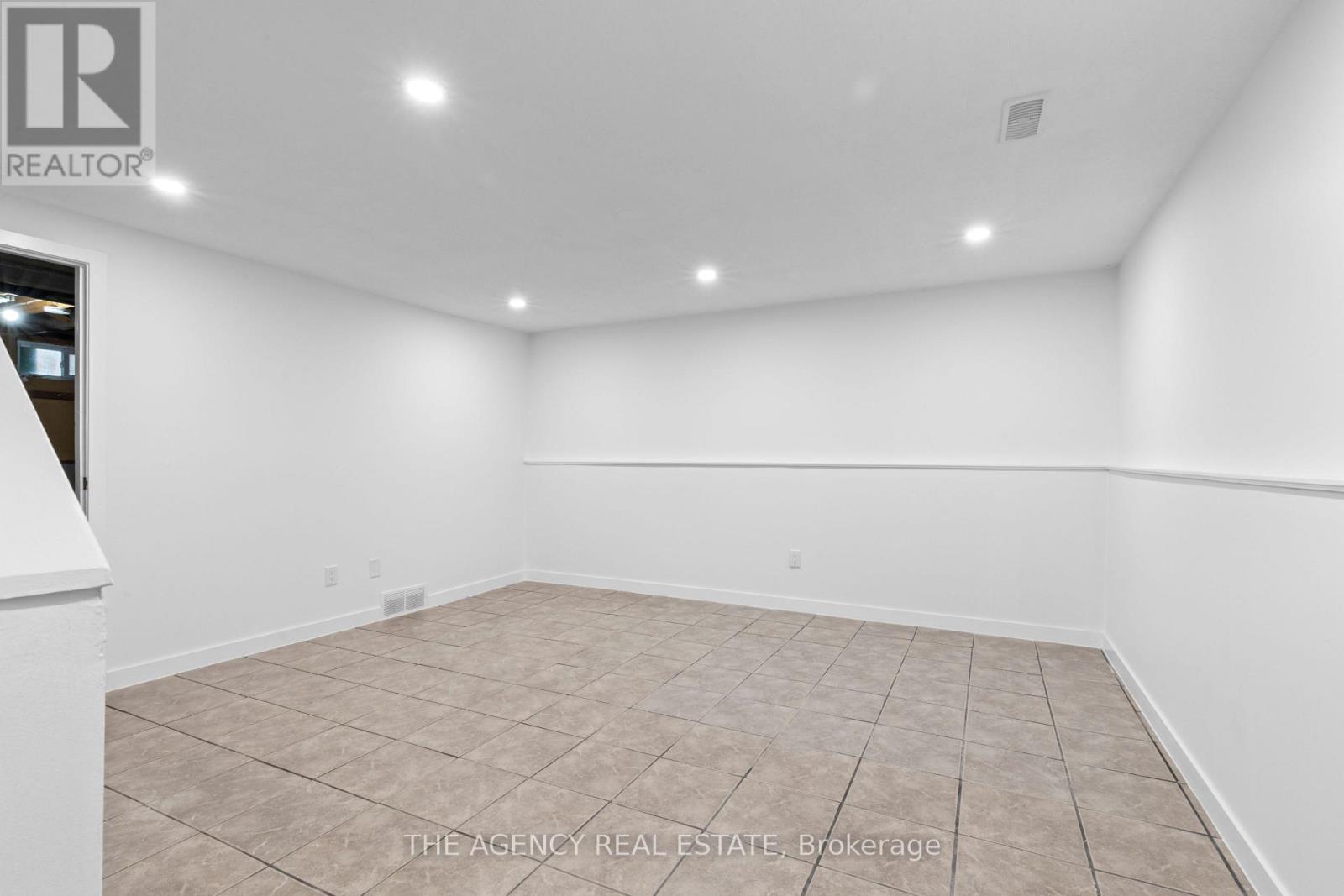 22 - 700 Exeter Road, London South, Ontario  N6E 1L2 - Photo 25 - X12811642