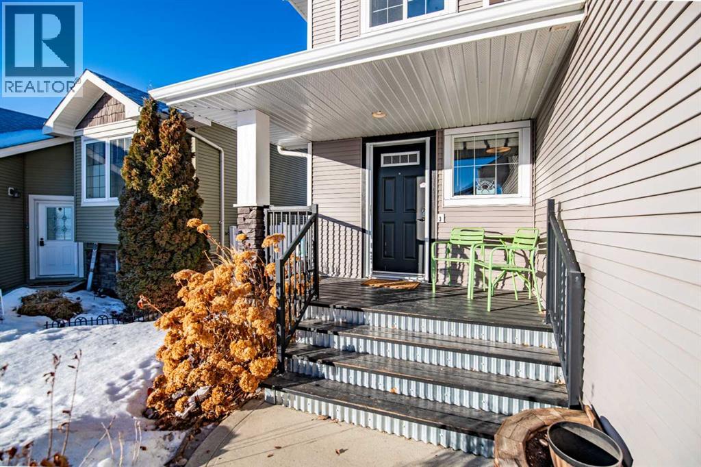 60 Vincent Close, Red Deer, Alberta  T4R 0H7 - Photo 3 - A2285075