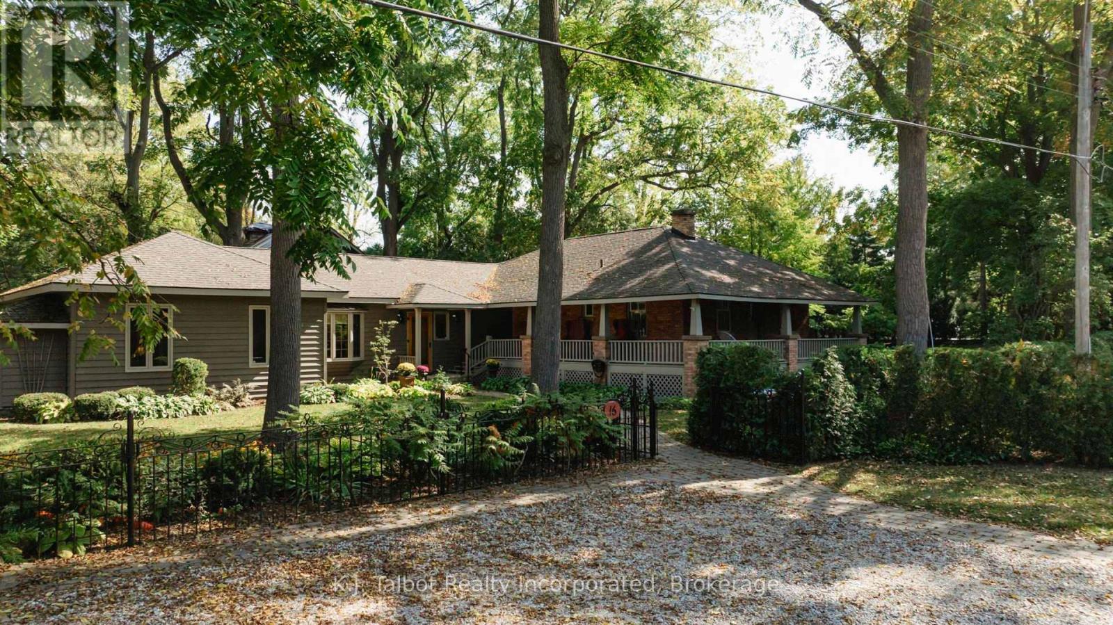 16 CHINIQUY STREET, Bluewater, Ontario