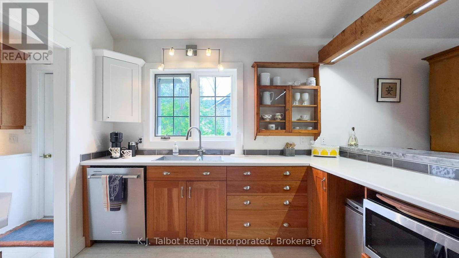 16 Chiniquy Street, Bluewater (Bayfield), Ontario  N0M 1G0 - Photo 13 - X12812242