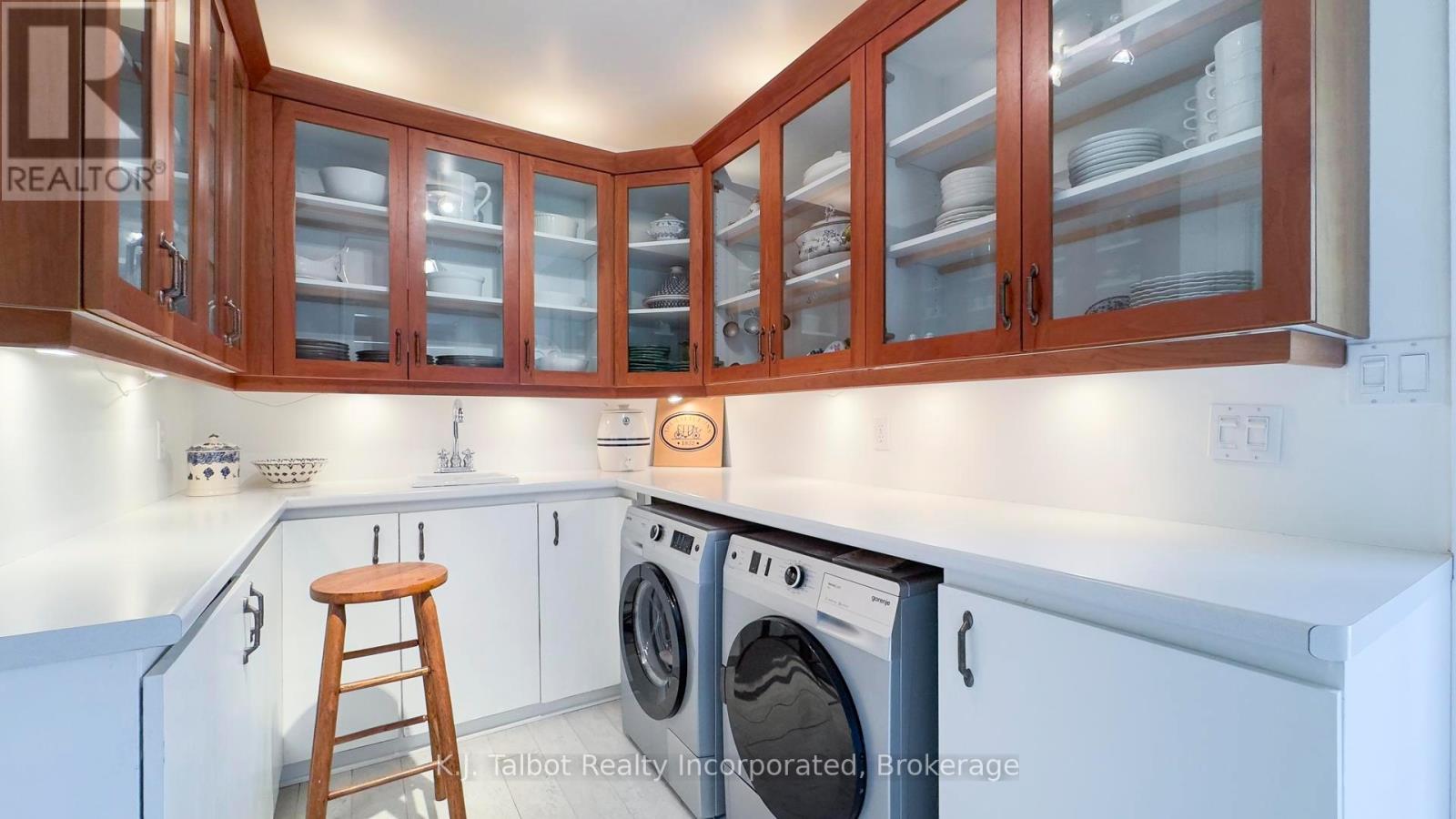 16 Chiniquy Street, Bluewater (Bayfield), Ontario  N0M 1G0 - Photo 17 - X12812242