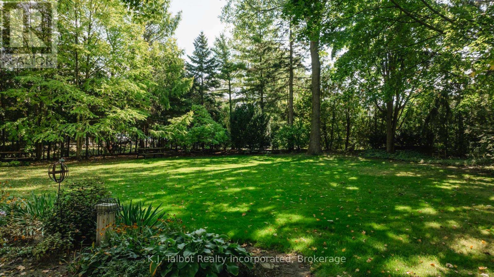 16 Chiniquy Street, Bluewater (Bayfield), Ontario  N0M 1G0 - Photo 2 - X12812242