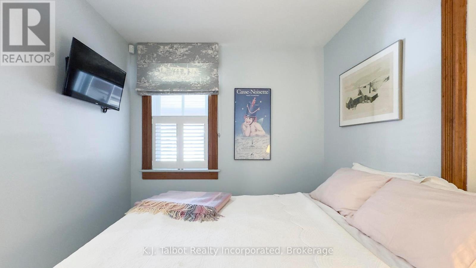 16 Chiniquy Street, Bluewater (Bayfield), Ontario  N0M 1G0 - Photo 31 - X12812242