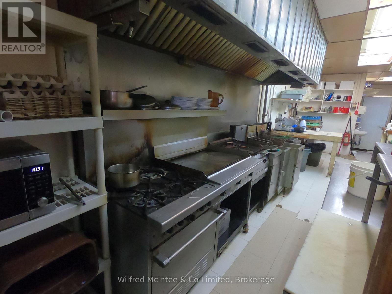 329 Main Street, South Bruce Peninsula, Ontario  N0H 2G0 - Photo 13 - X12812254