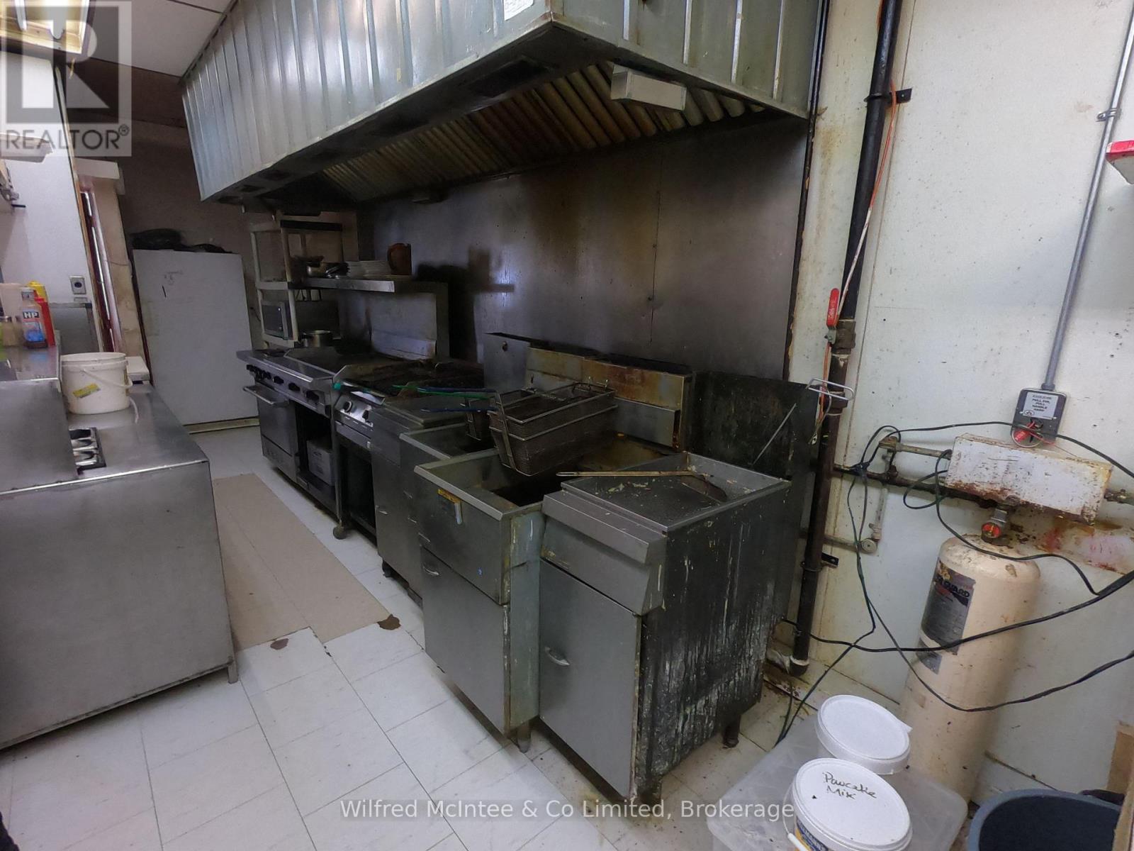 329 Main Street, South Bruce Peninsula, Ontario  N0H 2G0 - Photo 8 - X12812254