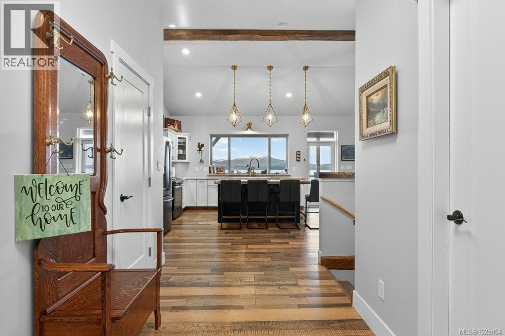 420 1st St, Sointula, British Columbia  V0N 3E0 - Photo 2 - 1025864