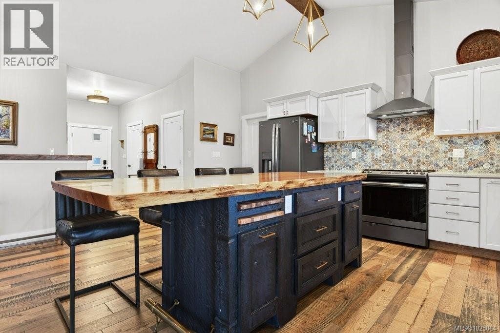 420 1st St, Sointula, British Columbia  V0N 3E0 - Photo 11 - 1025864