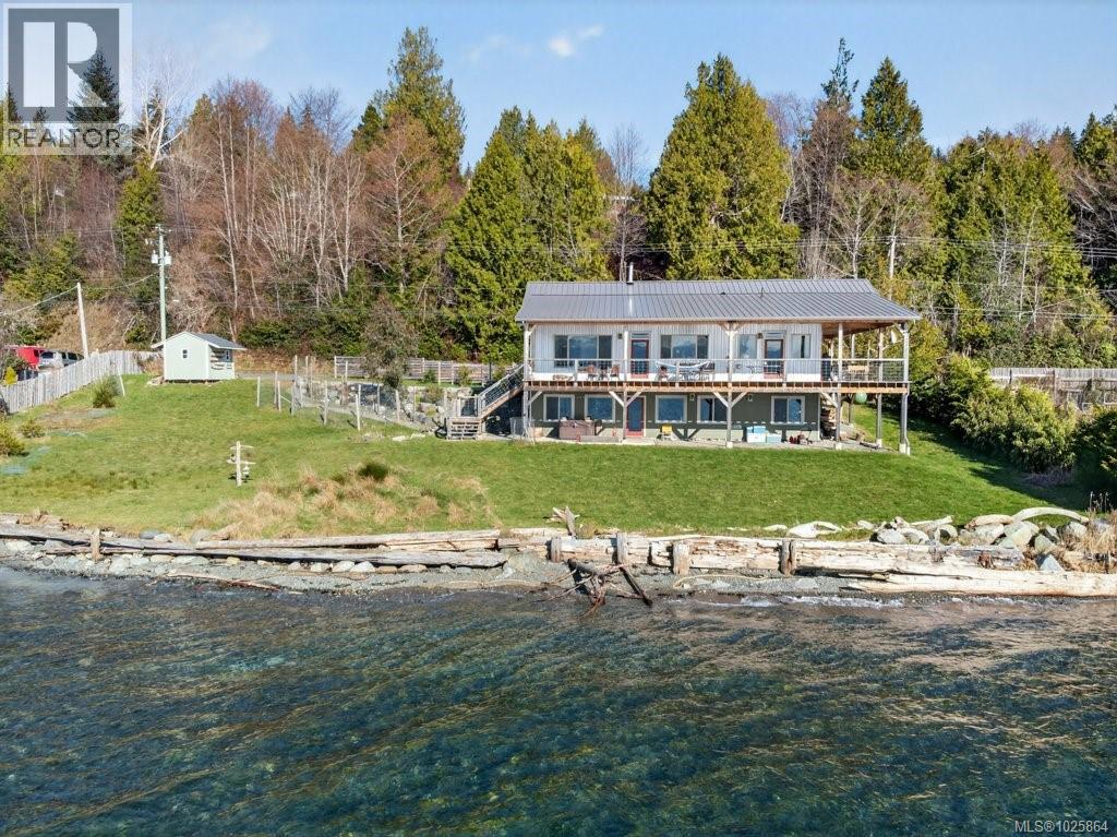 420 1st St, Sointula, British Columbia  V0N 3E0 - Photo 1 - 1025864