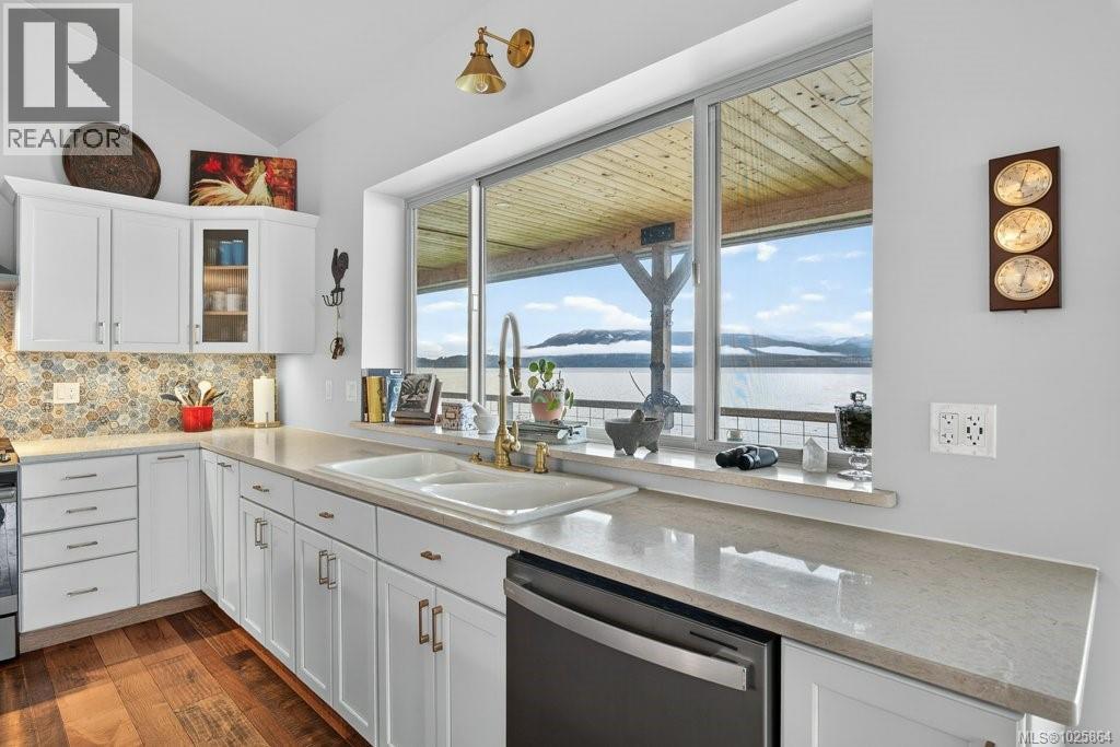 420 1st St, Sointula, British Columbia  V0N 3E0 - Photo 10 - 1025864