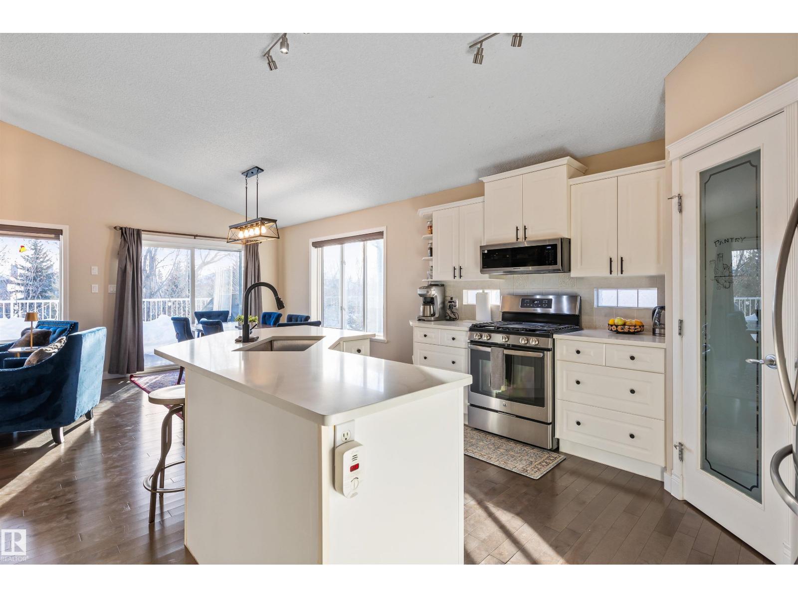 13 Newbury Co, St. Albert, Alberta  T8N 7C1 - Photo 7 - E4474072