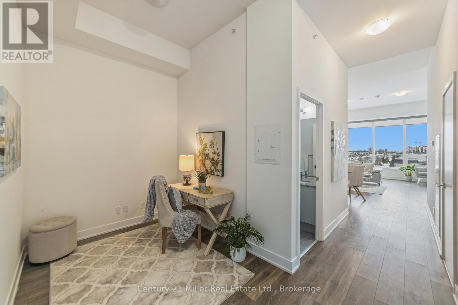 320 - 297 Oak Walk Drive, Oakville, Ontario  L6H 3R6 - Photo 8 - W12812306