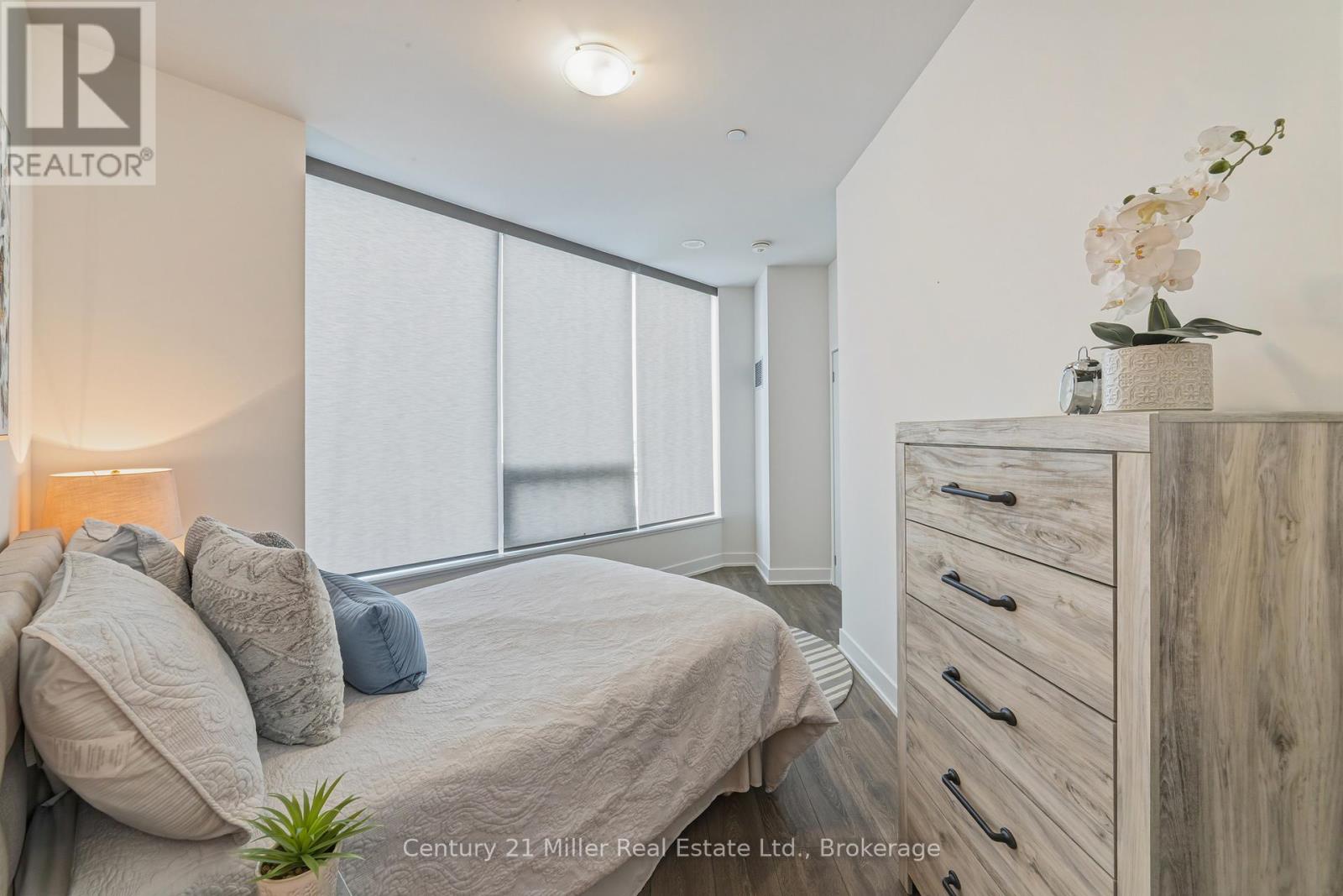 320 - 297 Oak Walk Drive, Oakville, Ontario  L6H 3R6 - Photo 24 - W12812306