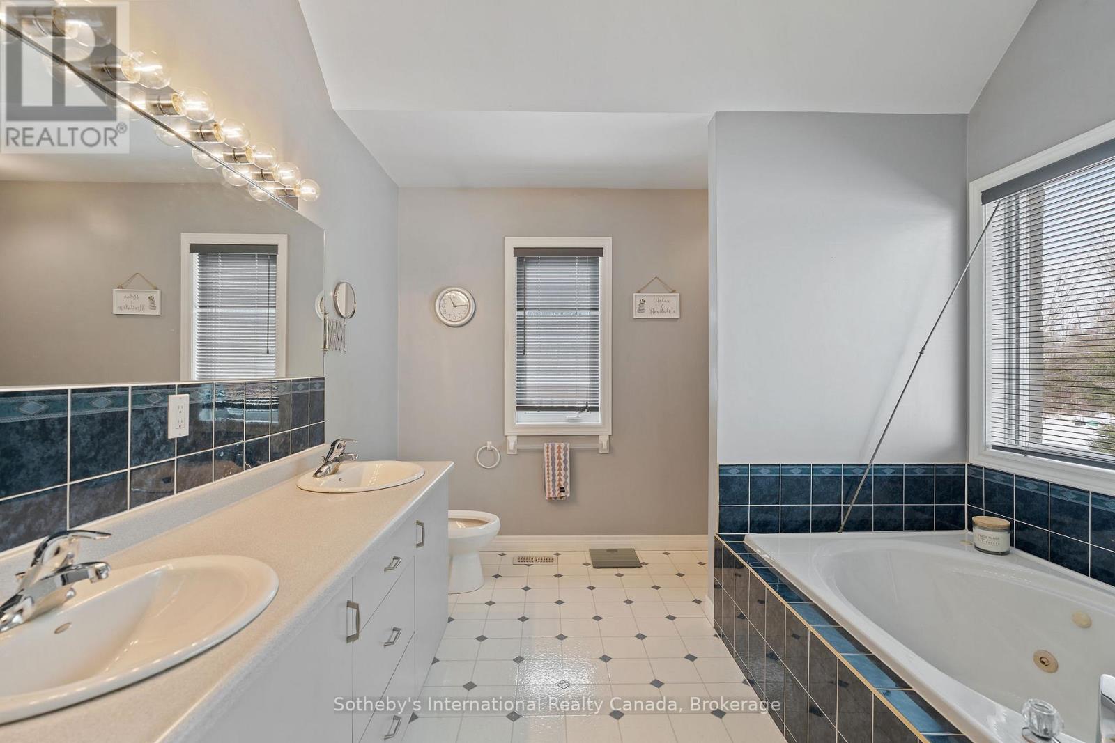 2091 Country Lane Court, Milton, Ontario  L0P 1J0 - Photo 21 - W12812318