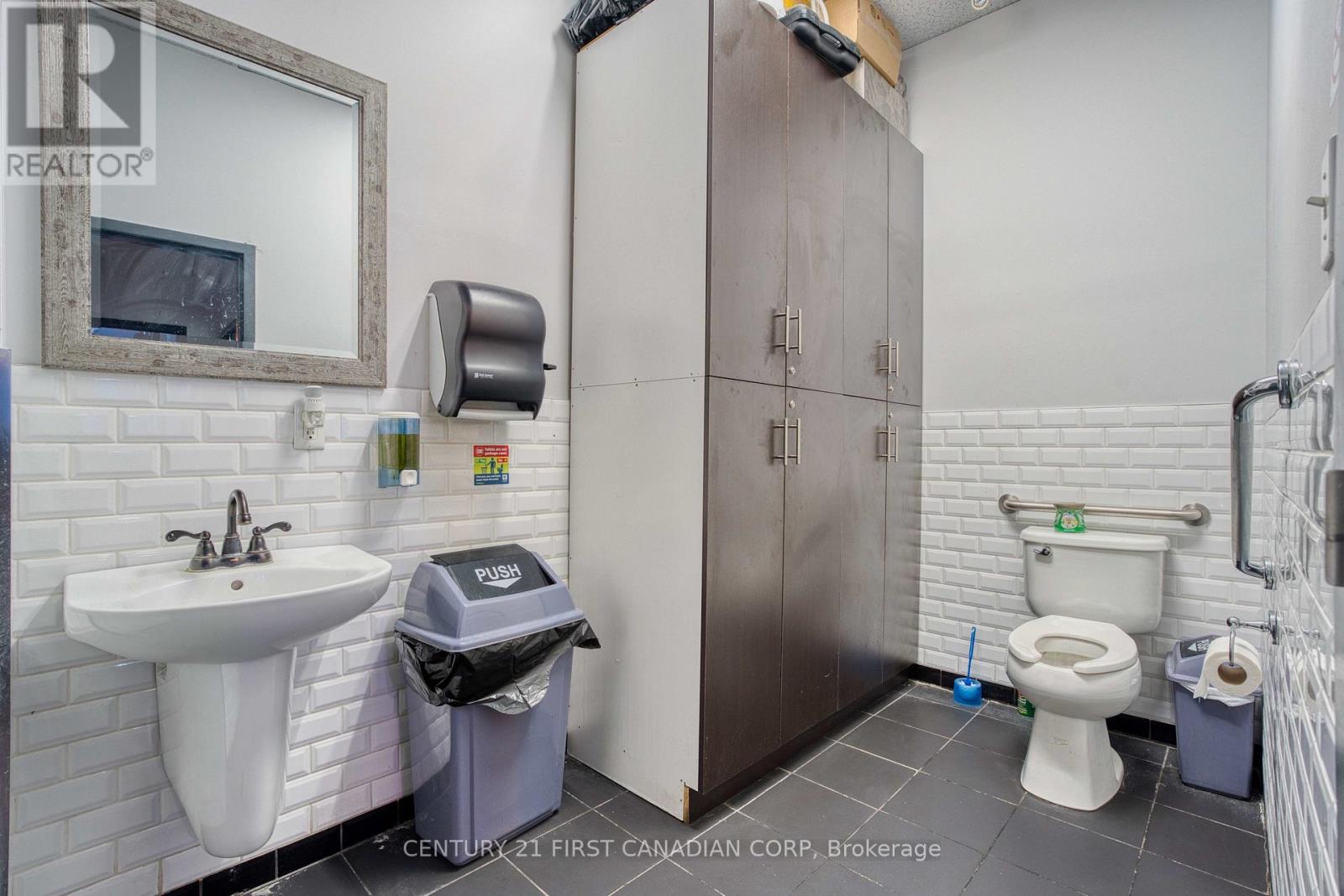 #4c - 611 Wonderland Road N, London North, Ontario  N6H 4V6 - Photo 22 - X12812136