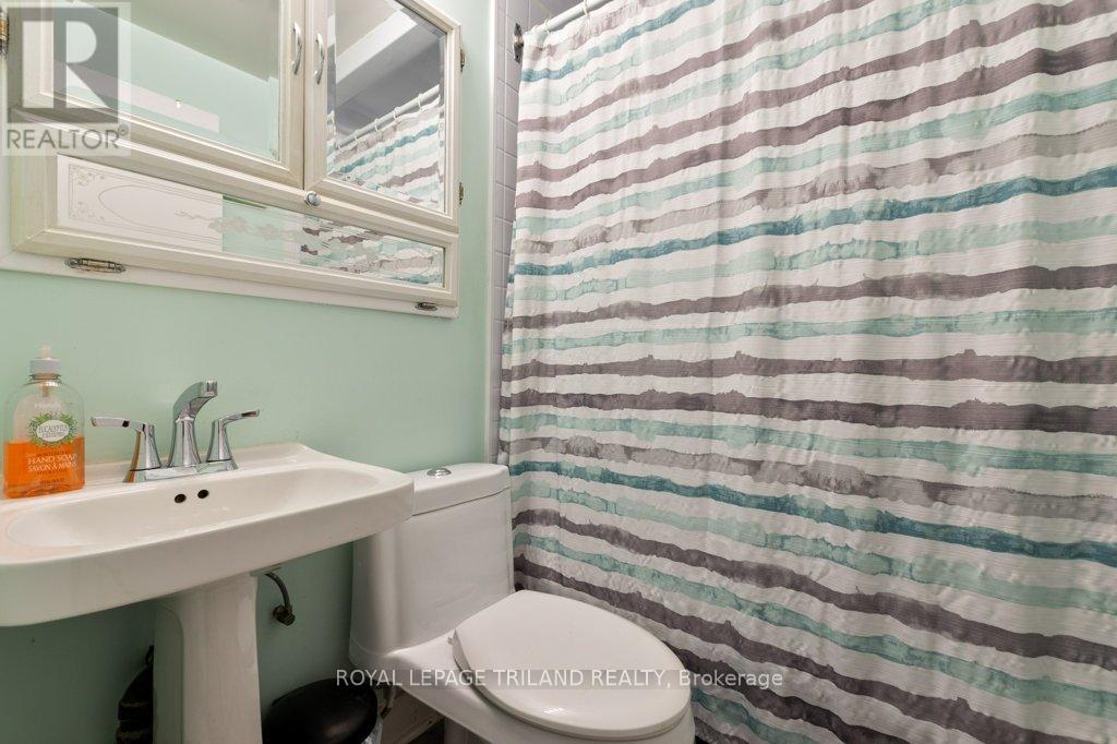 40 St George Street, St. Thomas, Ontario  N5P 2L1 - Photo 13 - X12812138