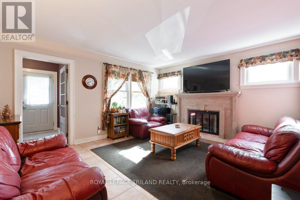 40 St George Street, St. Thomas, Ontario  N5P 2L1 - Photo 4 - X12812138