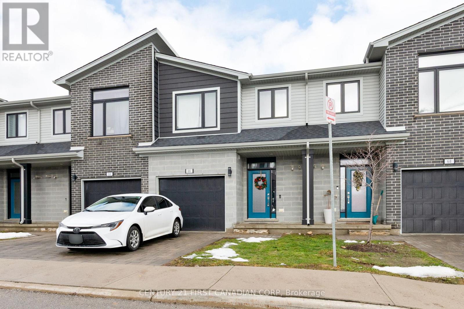 66 - 177 Edgevalley Road, London East, Ontario  N5V 0C5 - Photo 1 - X12812284