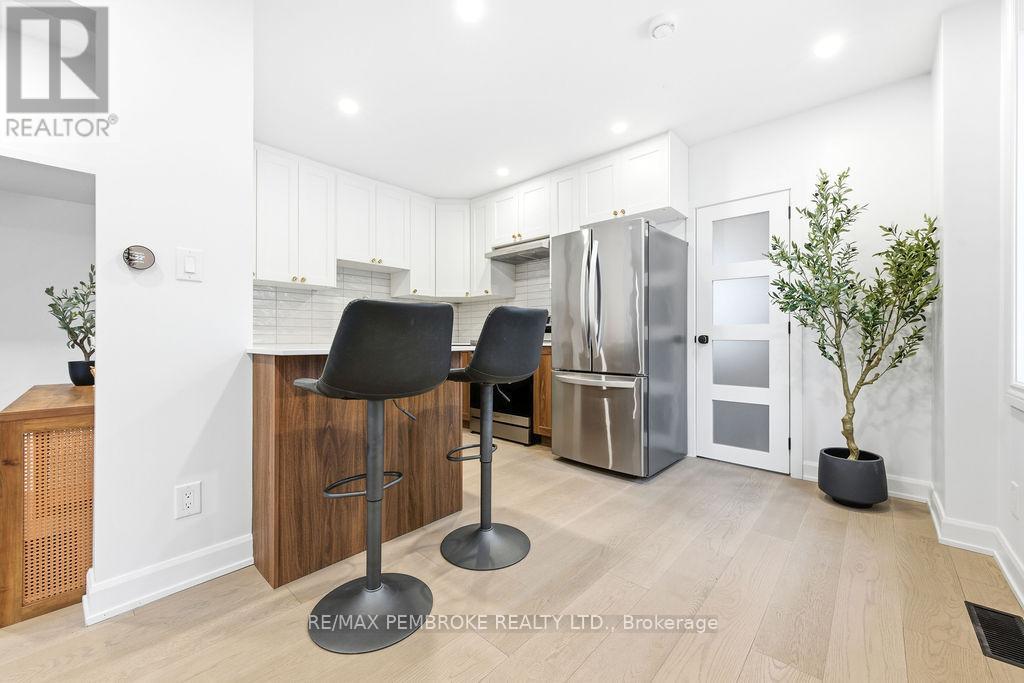 131 Patrick Avenue, Renfrew, Ontario  K7V 3H3 - Photo 15 - X12812160