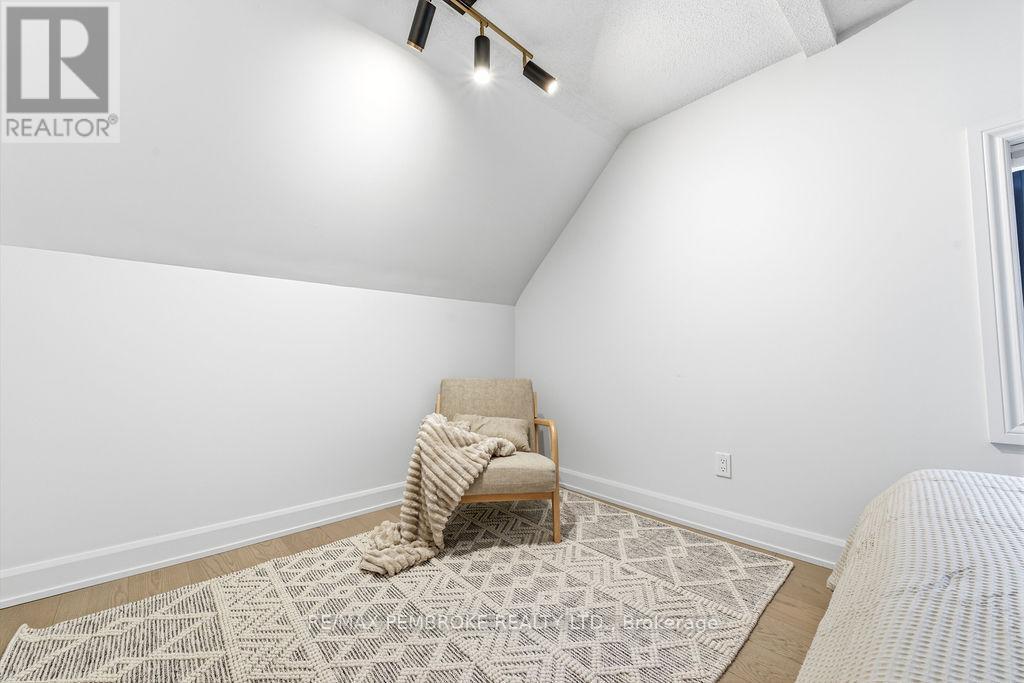 131 Patrick Avenue, Renfrew, Ontario  K7V 3H3 - Photo 23 - X12812160