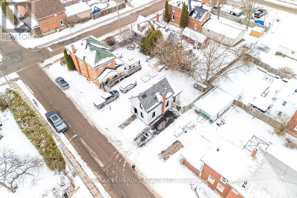 131 Patrick Avenue, Renfrew, Ontario  K7V 3H3 - Photo 35 - X12812160