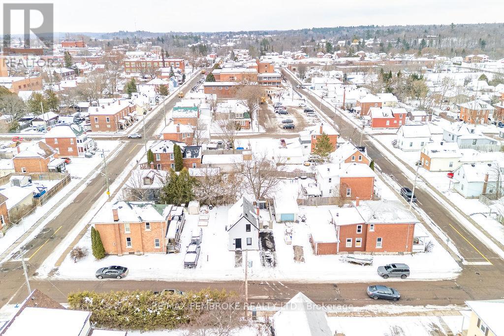 131 Patrick Avenue, Renfrew, Ontario  K7V 3H3 - Photo 36 - X12812160