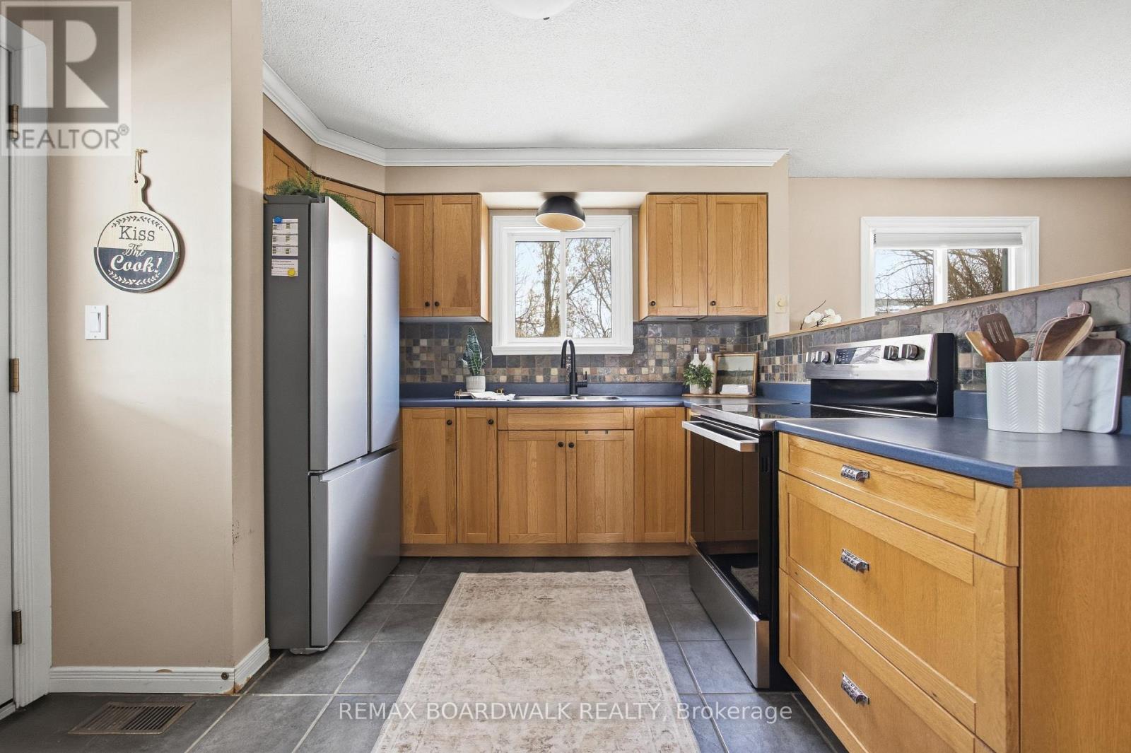 32 Provost Street, Perth, Ontario  K7H 3H1 - Photo 7 - X12812300