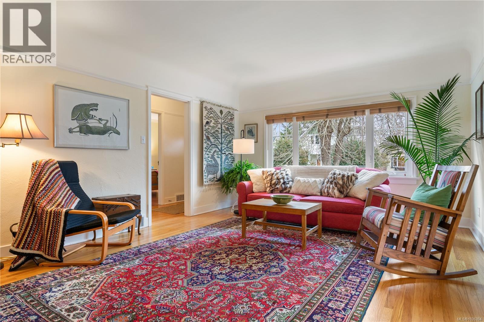 1020 Falkland Rd, Oak Bay, British Columbia  V8S 4M2 - Photo 4 - 1026394