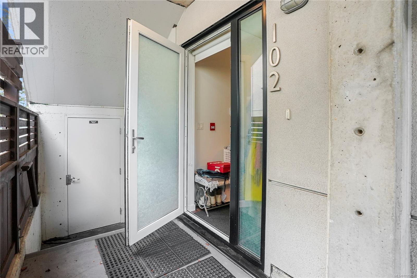 102 1014 Park Blvd, Victoria, British Columbia  V8V 2T4 - Photo 15 - 1025704