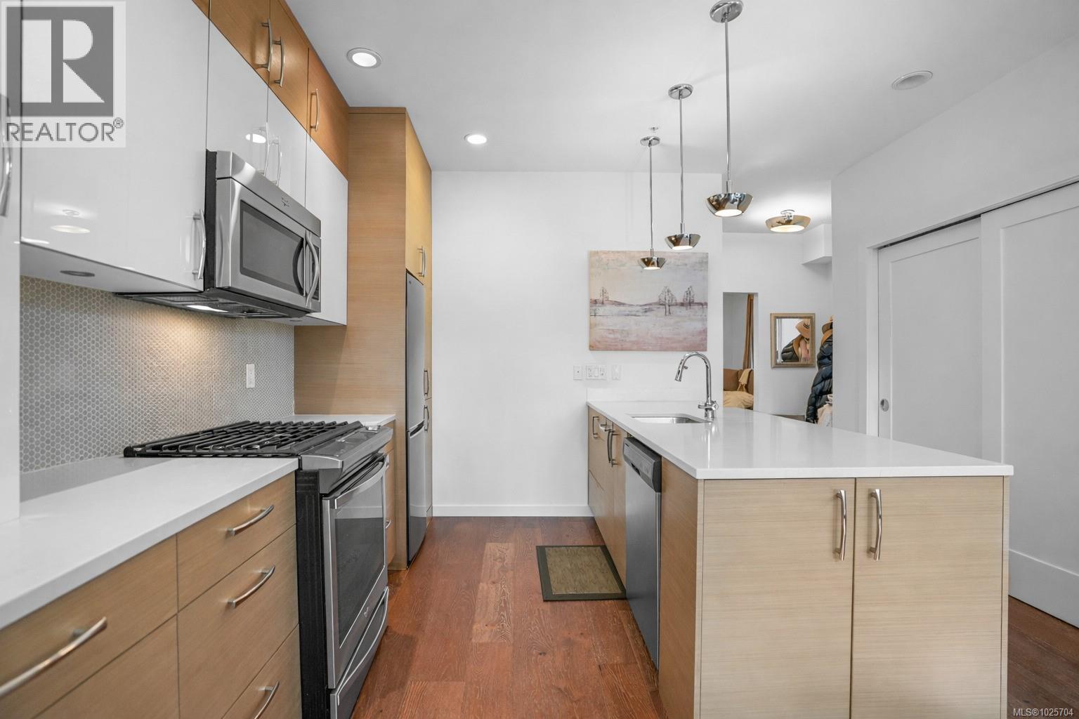 102 1014 Park Blvd, Victoria, British Columbia  V8V 2T4 - Photo 8 - 1025704