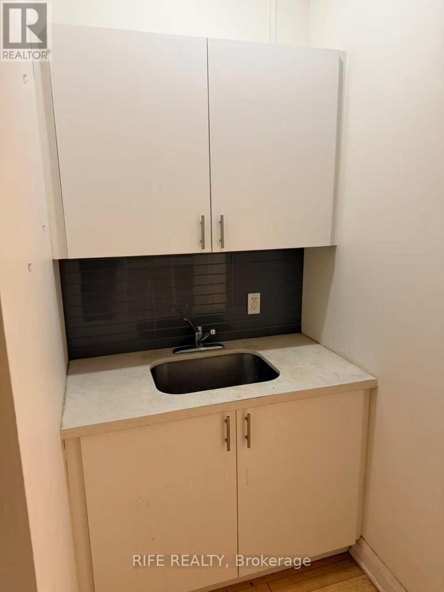 2615 Yonge Street, Toronto, Ontario  M4P 2J1 - Photo 5 - C12650678