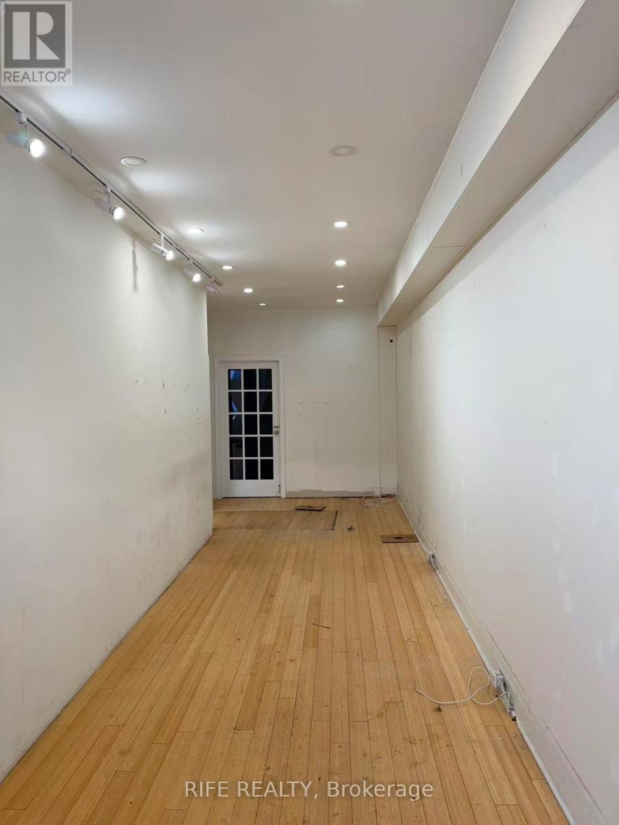 2615 Yonge Street, Toronto, Ontario  M4P 2J1 - Photo 2 - C12650678